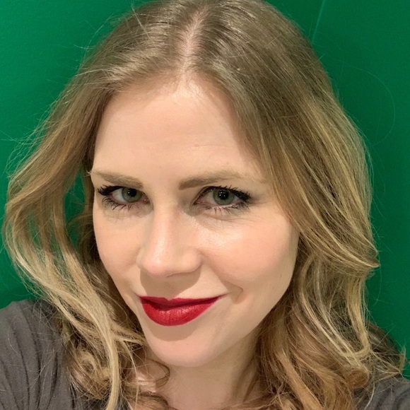 Meet your Posher, Jennifer - Picture 1 of 1